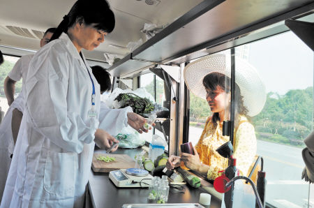 挑選食品安全檢測(cè)車廠家，需要注意這3點(diǎn)