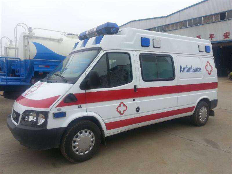 救護(hù)車和醫(yī)療車有什么區(qū)別？救護(hù)車廠家專業(yè)為你解答。01