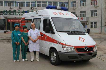 車禍期間，救護(hù)車及時(shí)出現(xiàn)能救人于危難