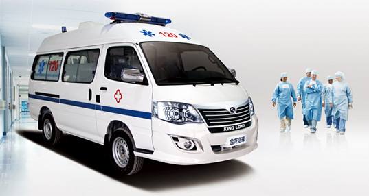 命懸一線牽動(dòng)人心，救護(hù)車臨危不亂治病救人_