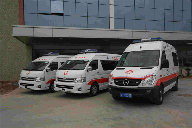 救護(hù)車(chē)進(jìn)小區(qū)受阻是怎么回事？救護(hù)車(chē)廠(chǎng)家?guī)懔私馐虑槭寄?2